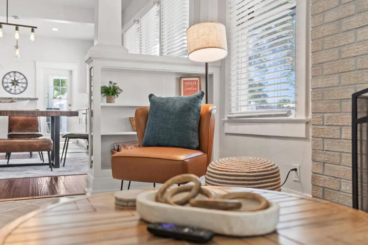 Hébergement de vacances Sunny Days - Pet Friendly 3 Bedroom Home With Heated Pool & Hot Tub Tampa