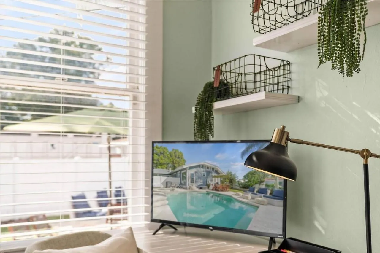 Sunny Days - Pet Friendly 3 Bedroom Home With Heated Pool & Hot Tub Tampa 0*,  États-Unis