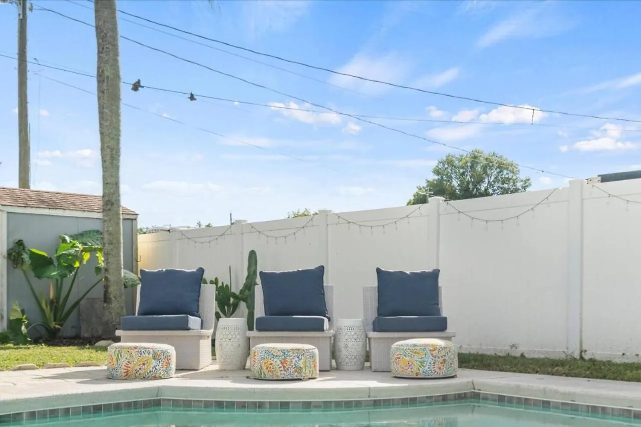 Hébergement de vacances Sunny Days - Pet Friendly 3 Bedroom Home With Heated Pool & Hot Tub Tampa