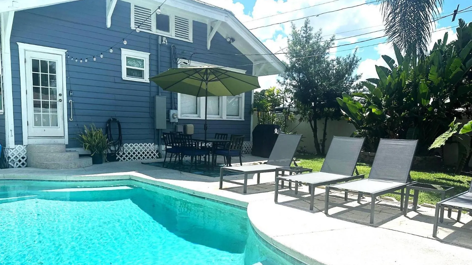 Sunny Days - Pet Friendly 3 Bedroom Home With Heated Pool & Hot Tub Tampa Hébergement de vacances